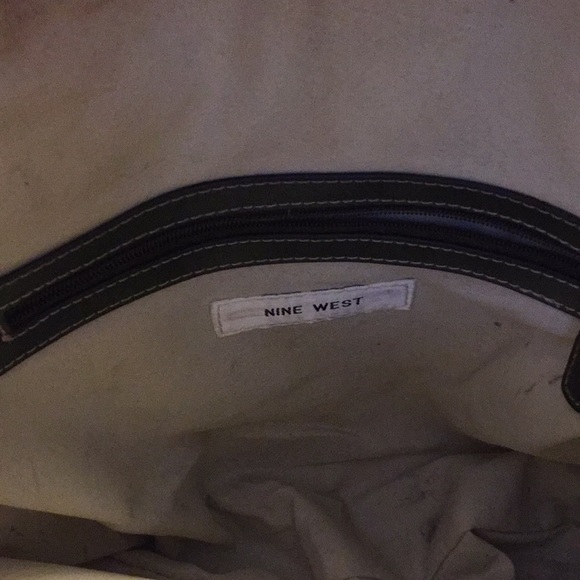Nice Olive Green Nine West Bag - Picture 6 of 6